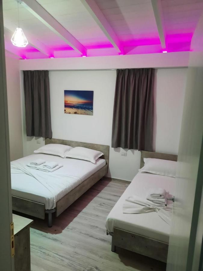 Disy Apartments Vlorë Esterno foto