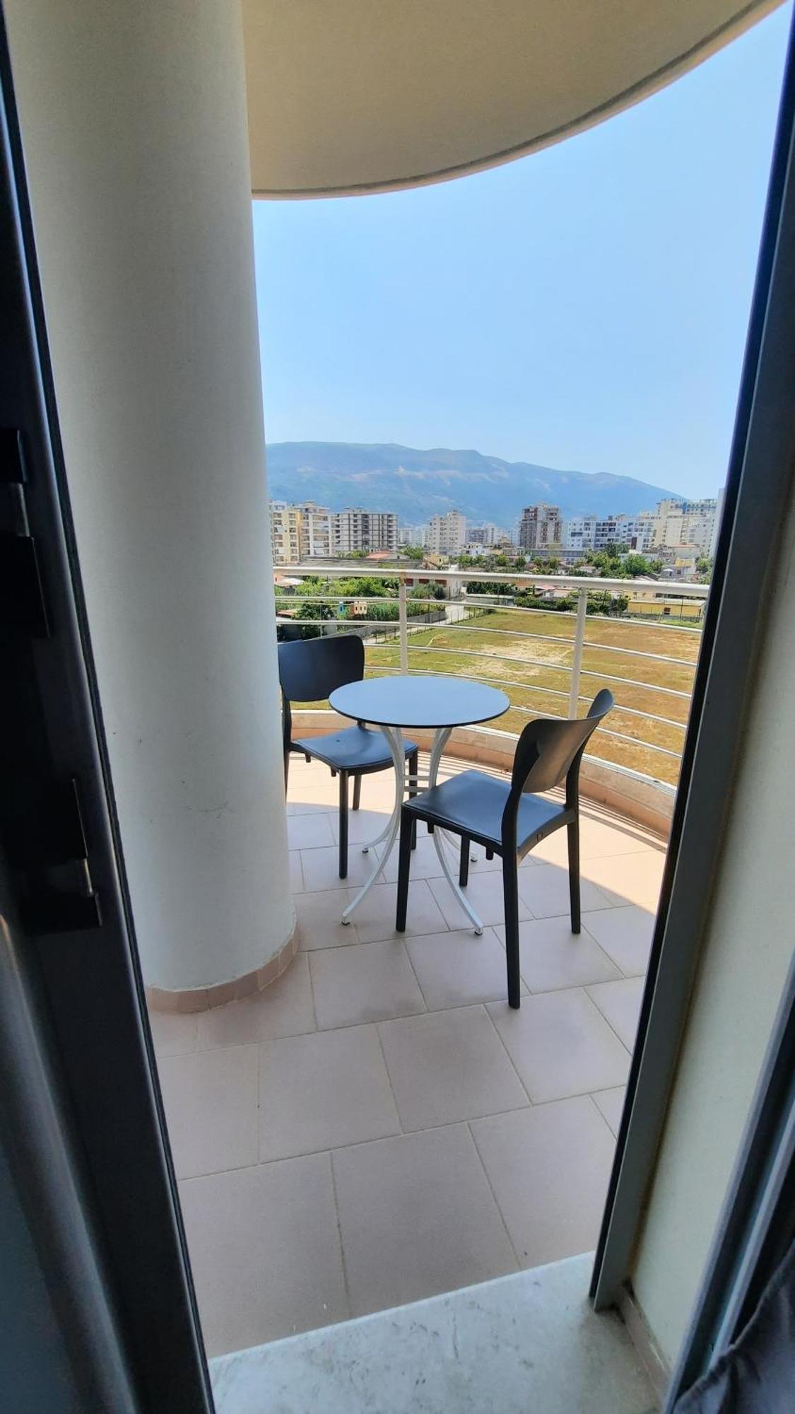 Disy Apartments Vlorë Esterno foto