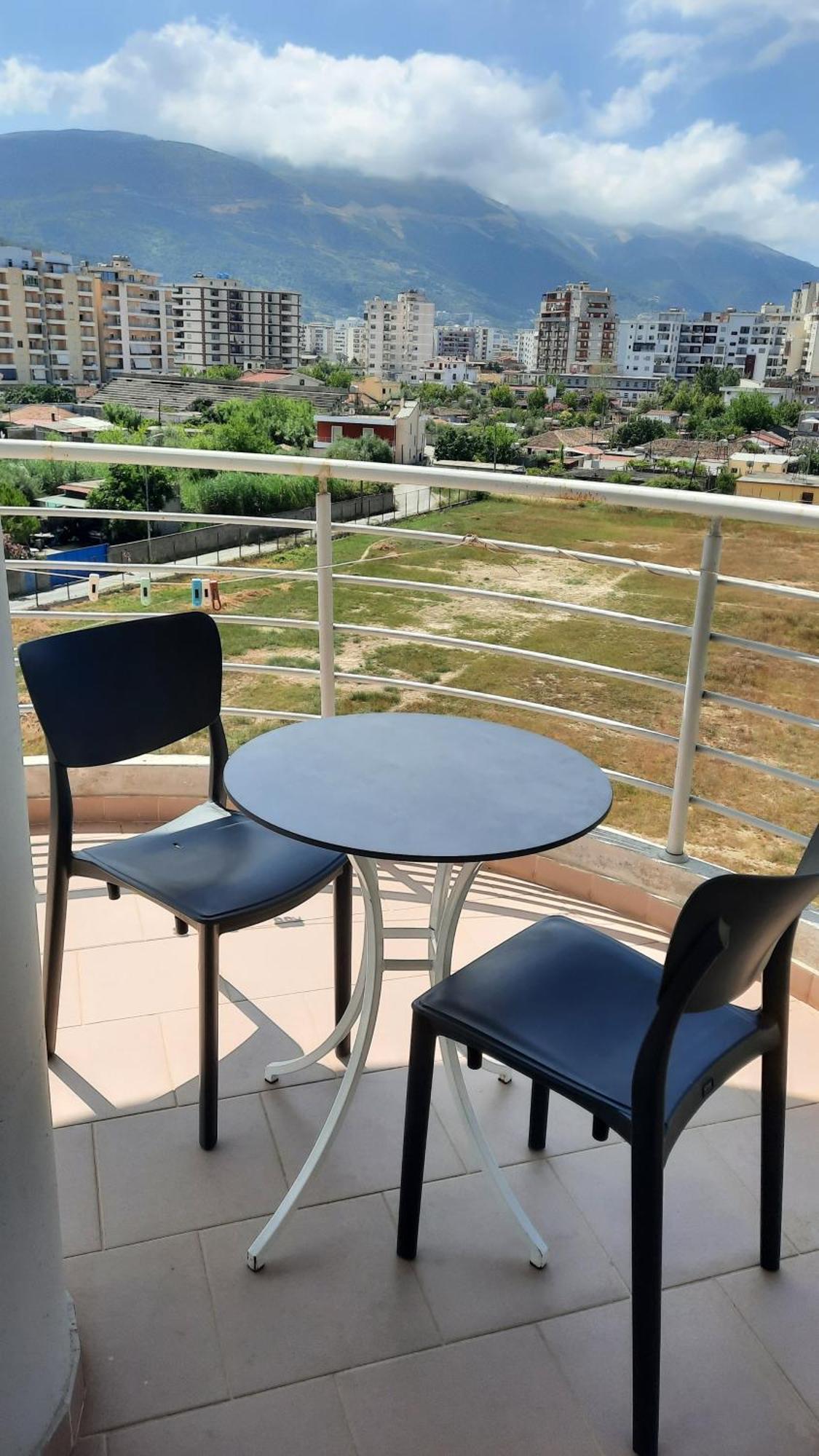 Disy Apartments Vlorë Esterno foto
