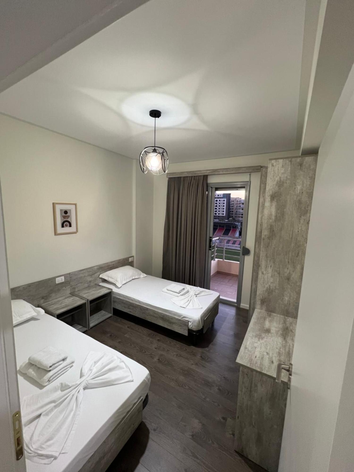 Disy Apartments Vlorë Esterno foto